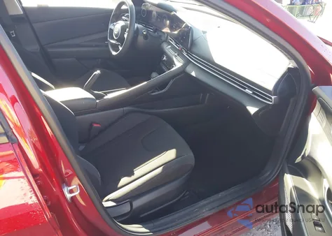 2024 Hyundai Elantra Sel z USA, uszkodzony, nr VIN KMHLM4DG9RU775947